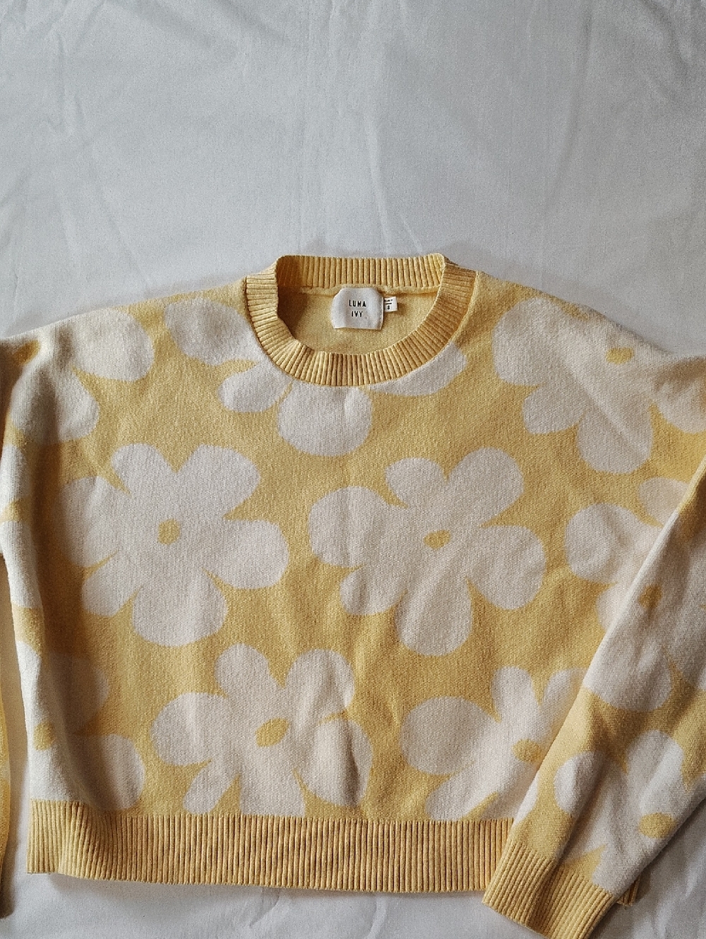 Luna Ivy Yellow Floral Crewneck Crop Sweater EUC Small